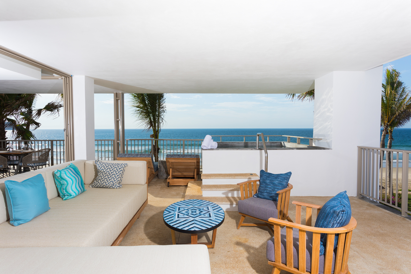 Conrad, Punta de Mita