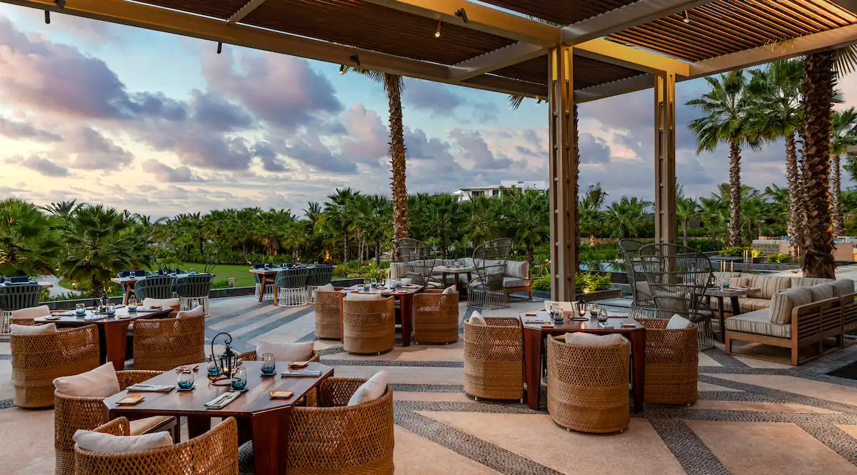 Conrad, Punta de Mita